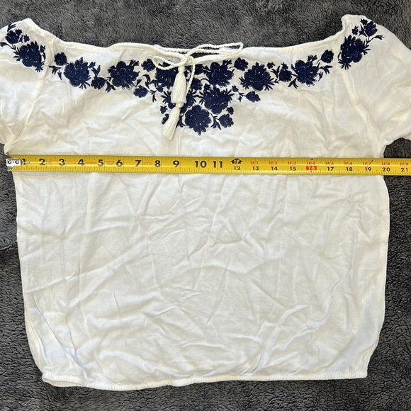 Hollister off shoulder peasant blouse - Picture 9 of 9